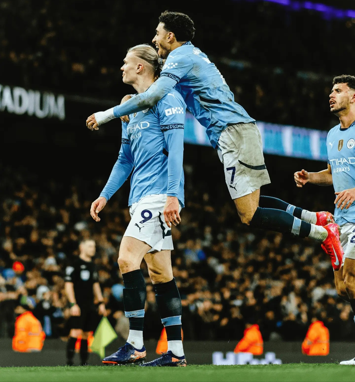 欧宝足球官网-曼联迎NBA总决赛关键赛；赛前主帅复盘；震撼外界；更衣室氛围转暖