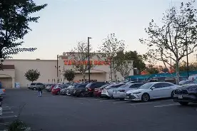 欧宝体育官网首页-美国洛杉矶抗议原因