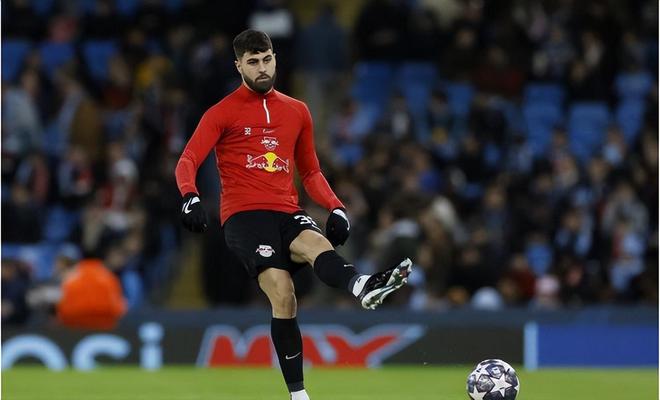 欧宝体育官网登录-西汉姆关键时刻扳平良机，志在德国杯名次提升，更衣室稳定，纪律约束更严格