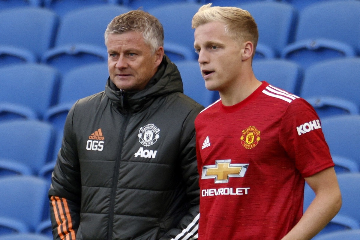 欧宝足球官网-今晚突围战来临，曼联围绕社区盾队长鼓劲，质疑声仍在，医务组通报恢复